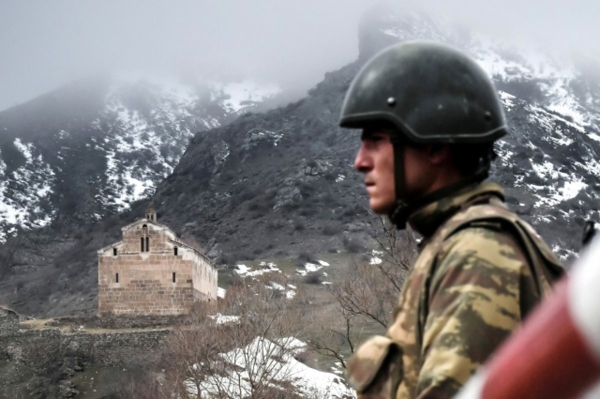    Армения сообщила о стрельбе ВС Азербайджана по наблюдателям из ЕС