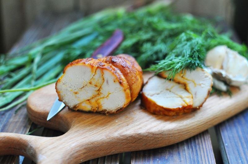 Пастрома из куриной (индюшачьей) грудки. Для тех, кто скучает по колбасе и ветчине. Идеальная замена от Елены Некрасовой: https://t.me/urbanistka_vl