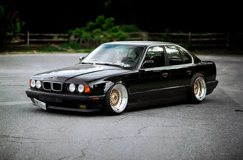 Вес е34. BMW e34 stance. BMW e34 стенс. BMW e34 540. БМВ м5 е34 стенс.