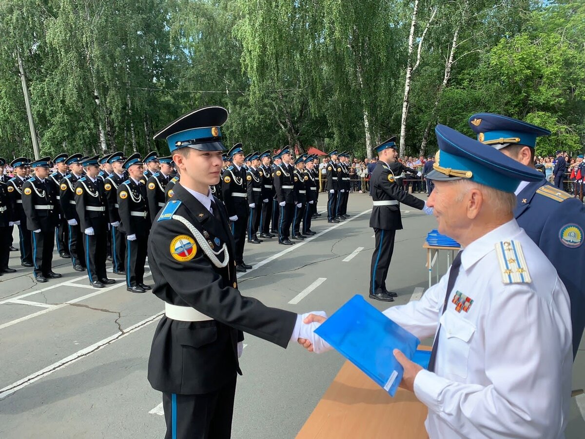 Кши с плп монино. Летная школа. Кадетская школа. Кадетский корпус в монино. Барнаульская школа интернат с первоначальной летной подготовкой.