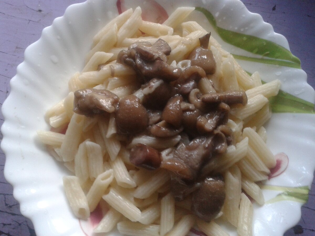 Лапша с грибами.