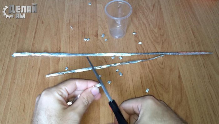  У нас получилось 7 грамм, можно брать больше фольги, реакция будет проходить быстрее и будет больше водорода.
