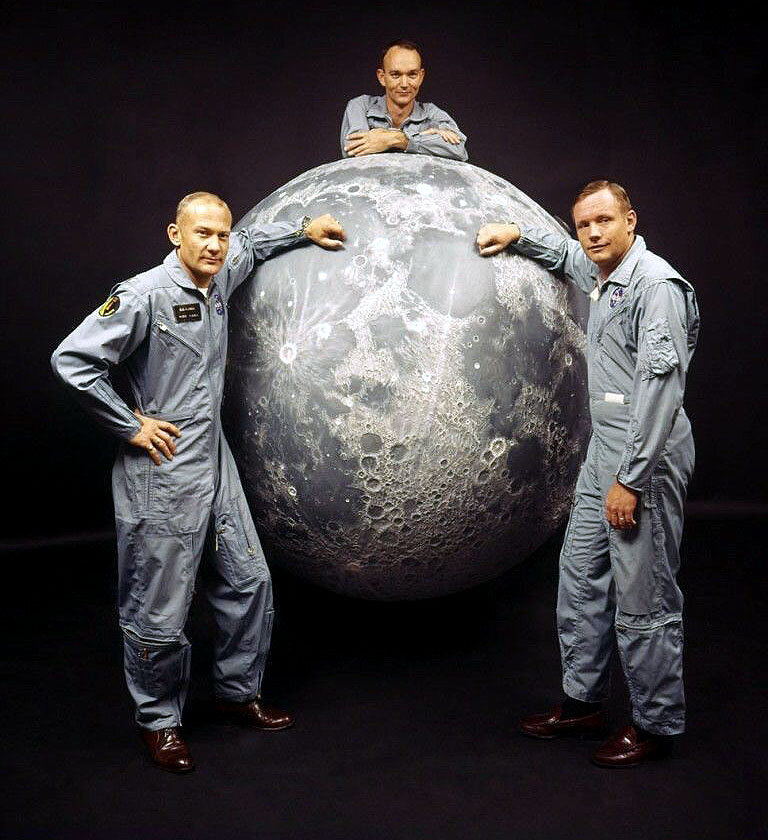 Первые визитеры на Луну