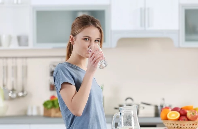 Выпить с утра стакан воды