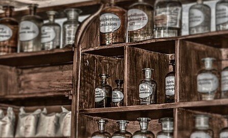 Привет друзья! Сегодня о методах нетрадиционного лечения, которые мало кто рискнет пробовать на себе. Но это не мешает им занимать лидирующие позиции. Итак поехали...