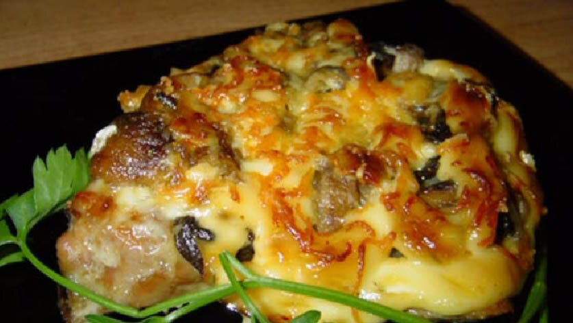 Мясо по-французски с грибами и помидорами рецепт с фото пошагово