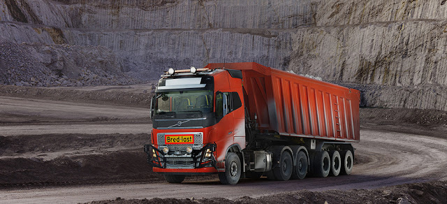 Беспилотный самосвал Volvo