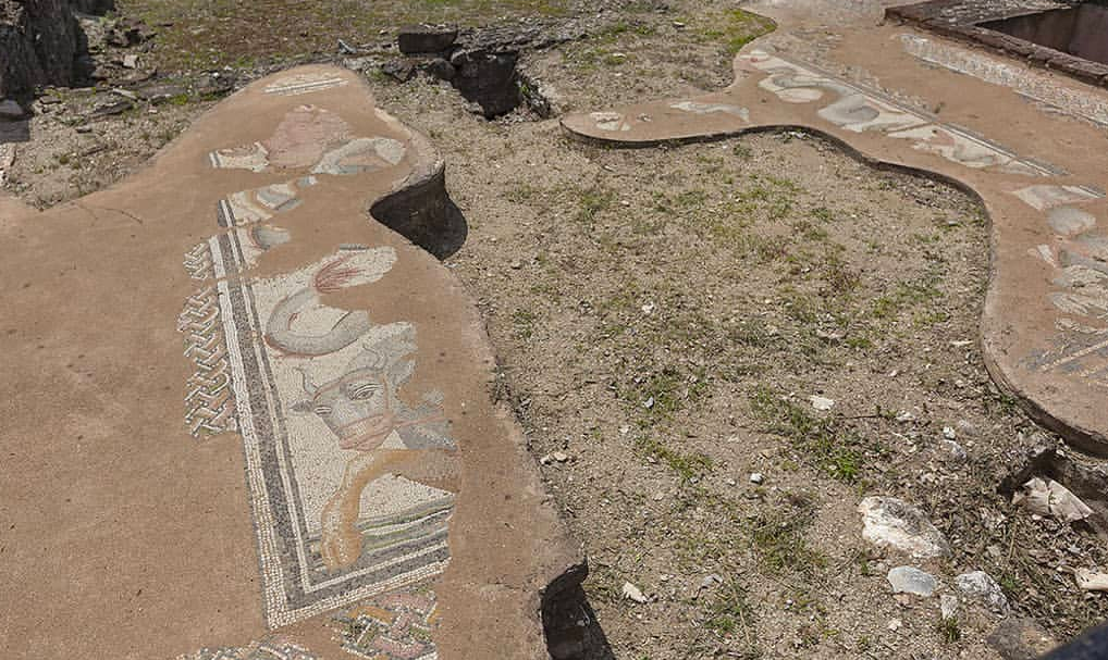 Дион – легендарный город Зевса, где раскопаны древние храмы, бани и туалеты