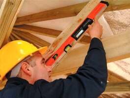 В судебном процессе могут возникнуть технические вопросы, в которых судья в полной мере не разбирается, и не обязан разбираться - ведь у судьи юридическое образование. В этом случае судом назначается   «судебная экспертиза» - статья 79 Гражданского Процессуального Кодекса РФ: "При возникновении в процессе рассмотрения дела вопросов, требующих специальных знаний в различных областях науки, техники, искусства, ремесла, суд назначает экспертизу". Но нельзя сказать эксперту: "Сделайте мне экспертизу (чего-либо)". Эксперт не может проводить просто выполнять экспертизу. Эксперт не может участвовать в конфликте двух сторон и определять: кто прав или виноват, поэтому при выполнении судебной экспертизы эксперт отвечает на поставленные судом вопросы.