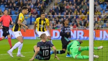 Фото: twitter.comВ поединке 11-го тура чемпионата Нидерландов «Витесс» под руководством российского специалиста Леонида Слуцкого проиграл «Ден Хаагу».
