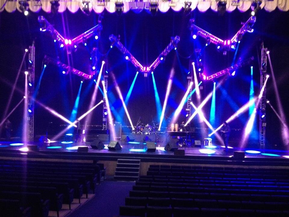 Большой Концертный Зал «Октябрьский»