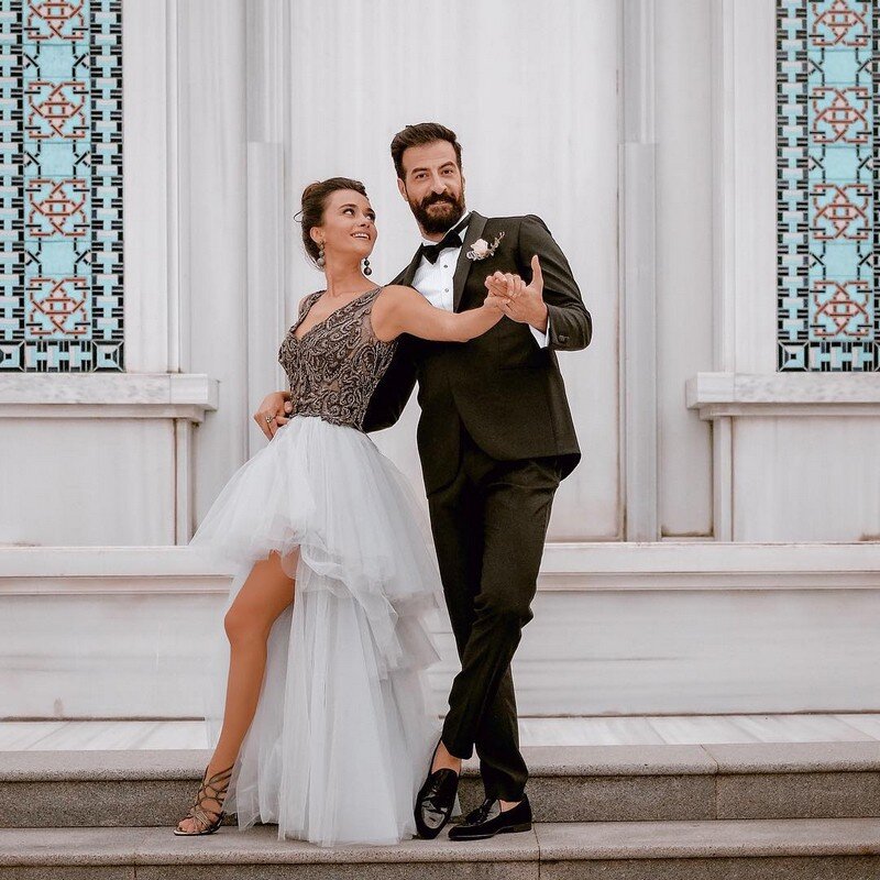 Жениться на турецкой девушке. Мурат йылдырым и имане эльбане 2020. Муслим мусульманское свадебное платье. Турецкая свадьба. Невеста в турции.