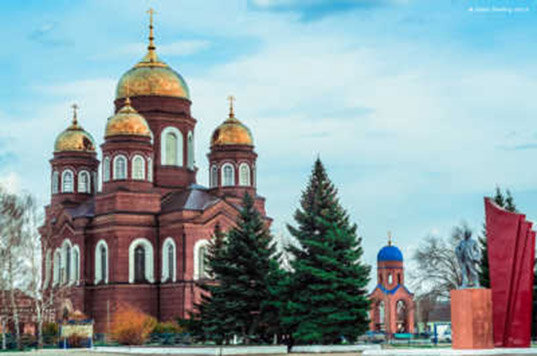 Соборная площадь в Пугачеве