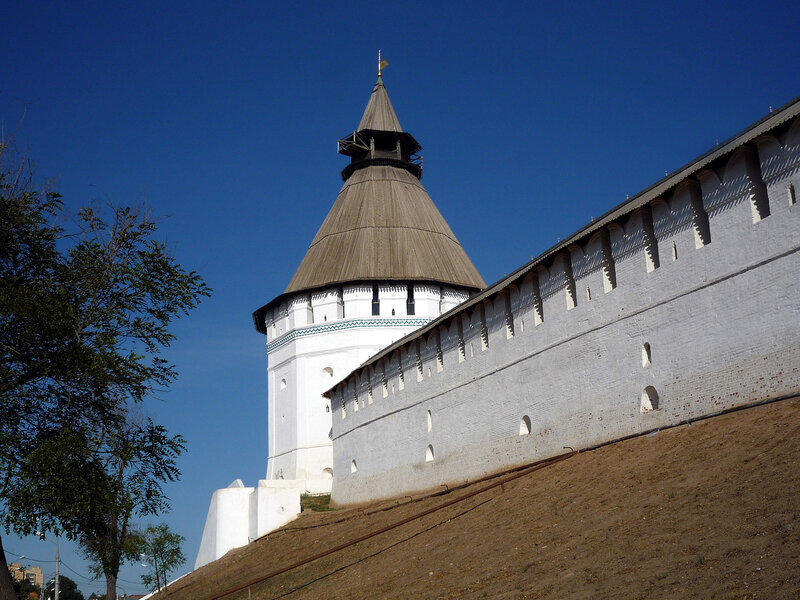 Астрахань Кремль осень