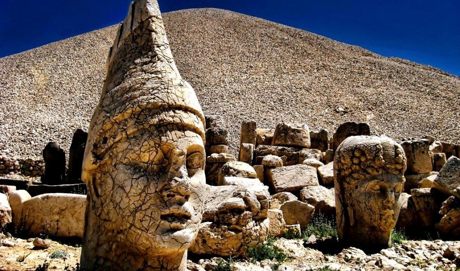 Колоссы Немрут-Дага: Памятник тщеславию