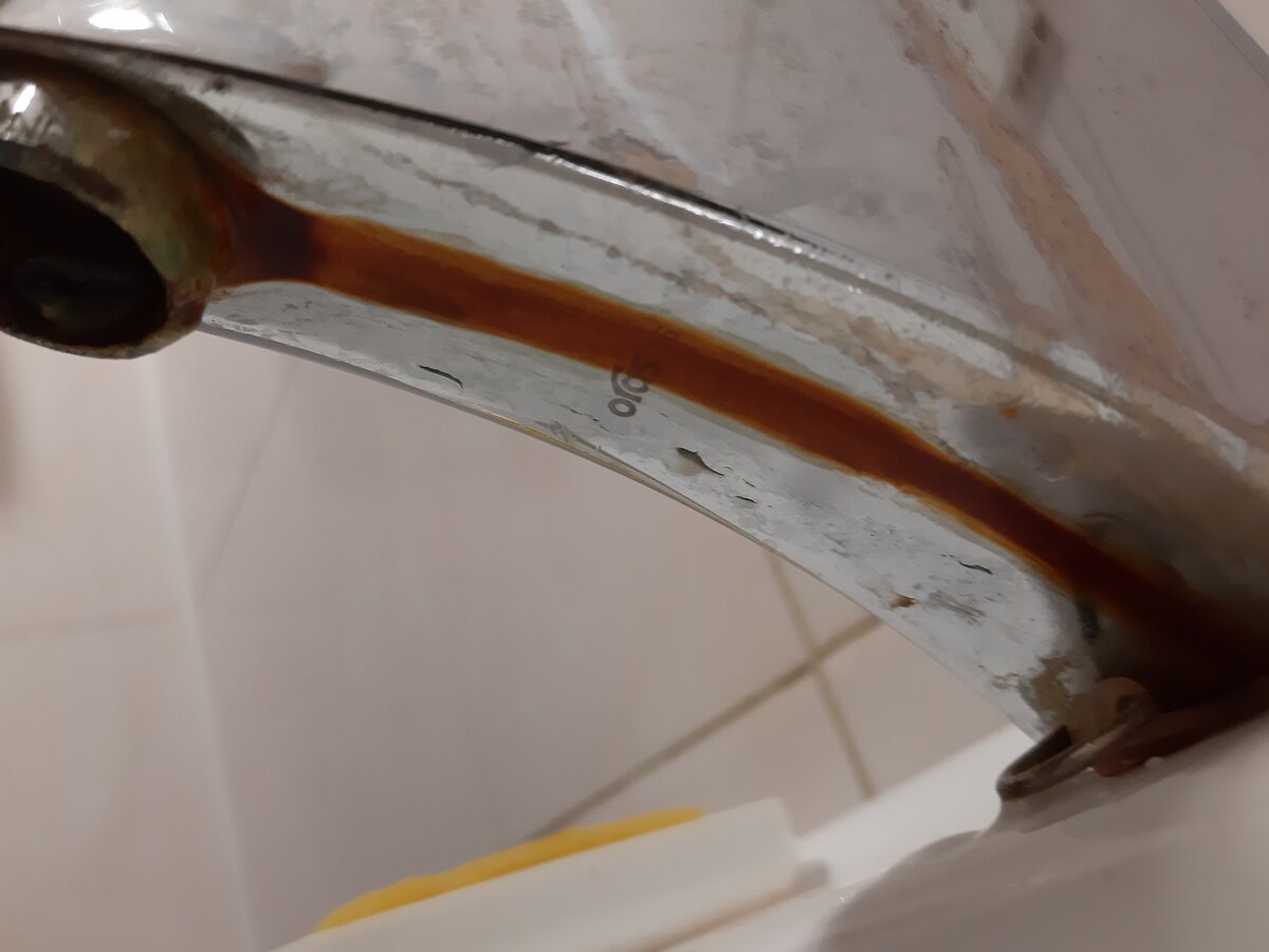 Смеситель на замену. Обнаружен в неиспользуемом санузле 23 марта. Ждет конца самоизоляции.