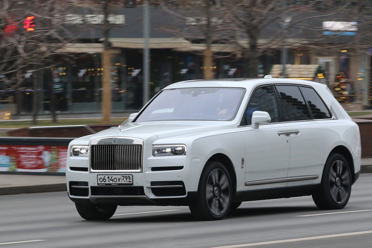 Rolls-Royce Сullinan на дорогах Москвы | ФотоОхота на автомобили | Дзен