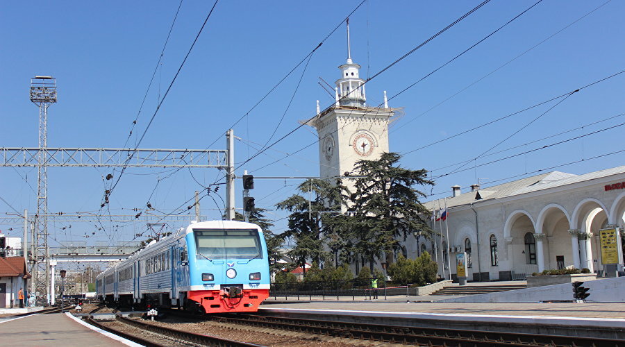 Дизель-электропоезд / Фото: Южная пригородная пассажирская компания