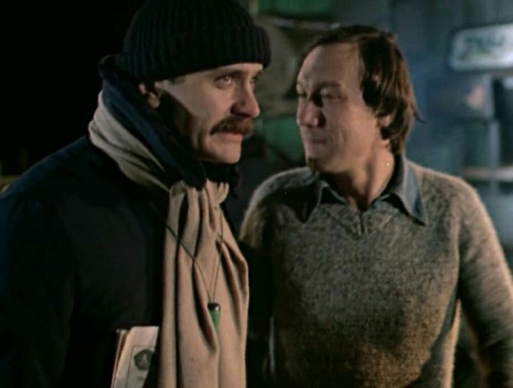 И если бы Никита Михалков играл  главную роль, то можно себе представить, что никакой "экзистенциальной социальной драмы", как сейчас ее характеризуют критики, не было бы. А Михалков, если бы он строго по сценарию играл свою роль, создал бы очередной образ проводника Андрея из "Вокзала для двоих". 