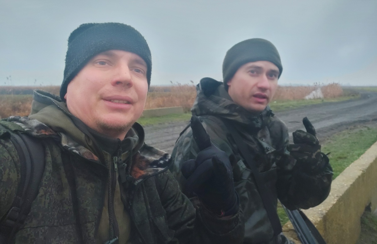 На привале отдыхаем.