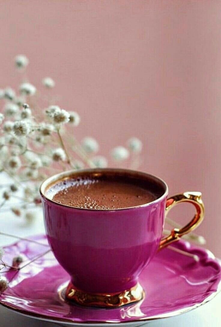 Кофе в розовой чашке