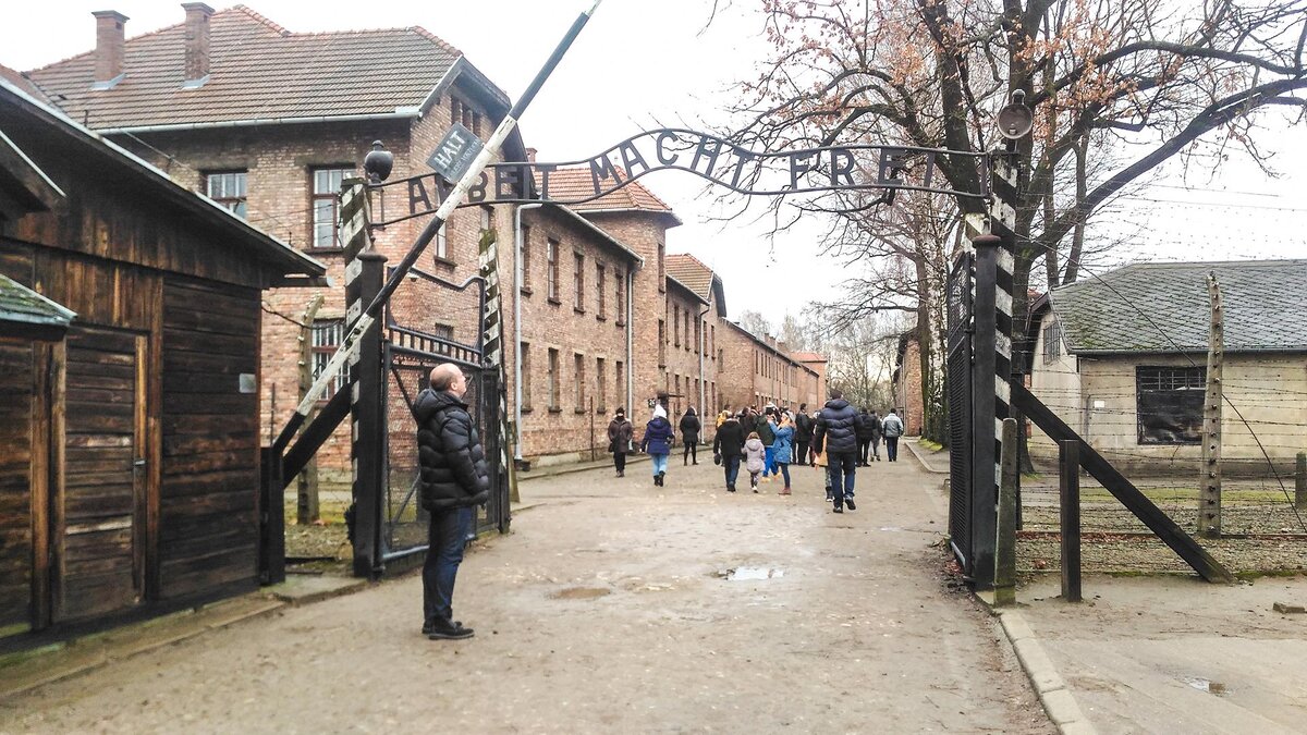 Музей Освенцим (Аушвиц-Биркенау)