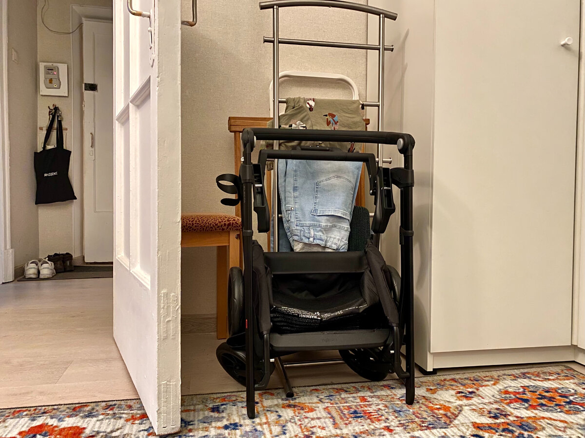 Сейчас хранится за дверью. 