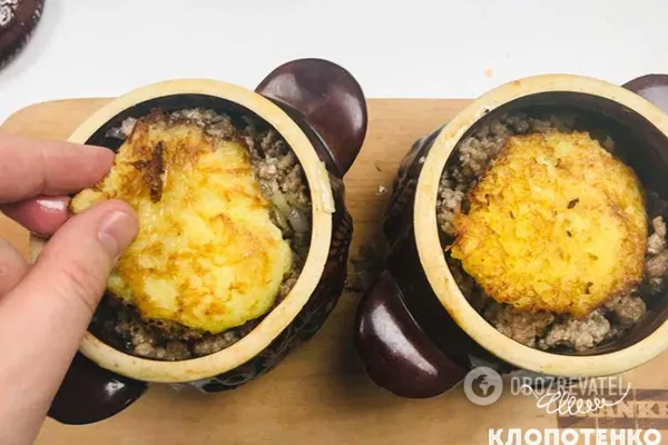 Выкладываем слоями деруны и фарш