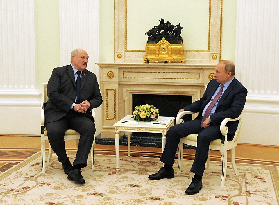     Александр Лукашенко и Владимир Путин  REUTERS