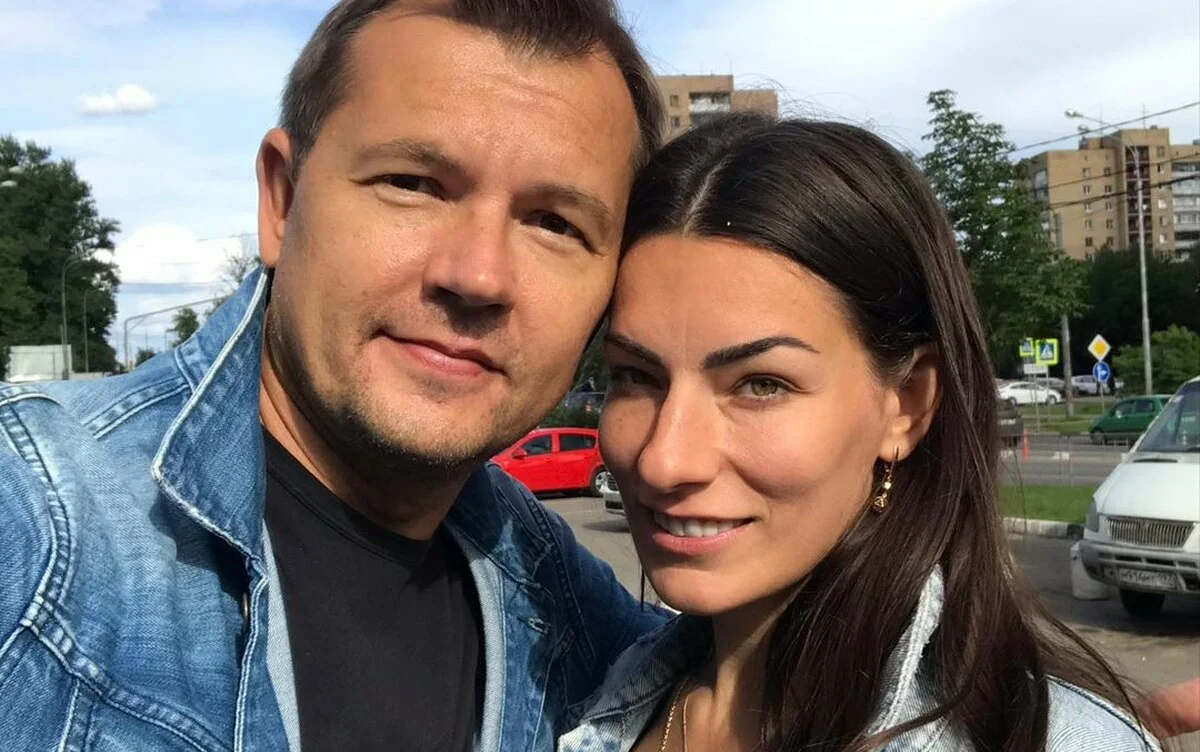 Как живет сейчас жена. Алексей Фатеев с женой. Артист Фатеев Алексей жена. Алексей Фатеев дочь. Алексей Фатеев с женой Аленой