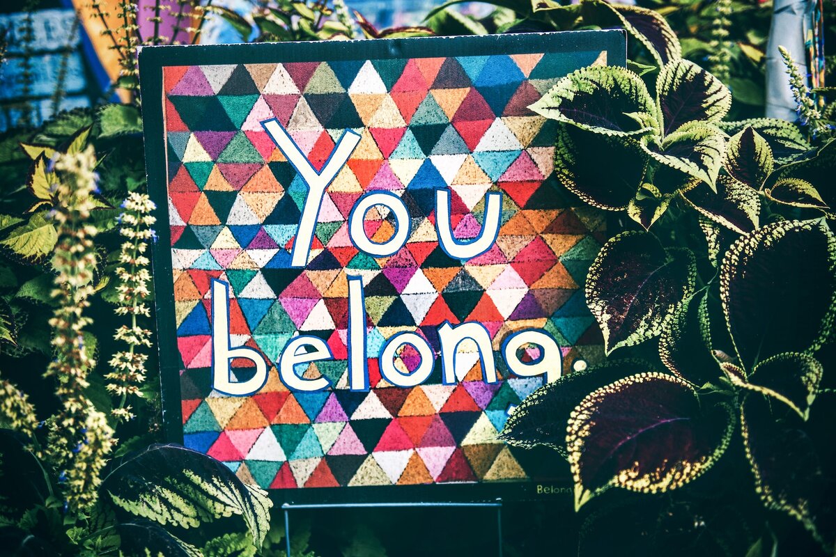 https://unsplash.com/@timmossholder