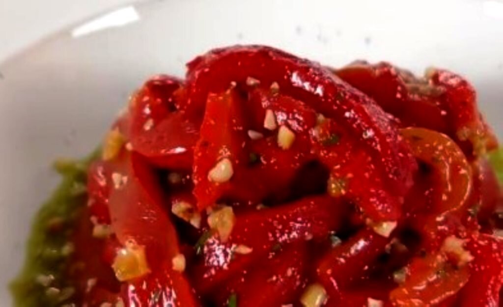 Запеченный перец с орехами