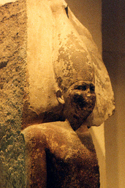 Статуя Снофру. Египетский музей, Каир(https://upload.wikimedia.org/wikipedia/commons/f/f2/Snofru_Eg_Mus_Kairo_2002_b.jpg)