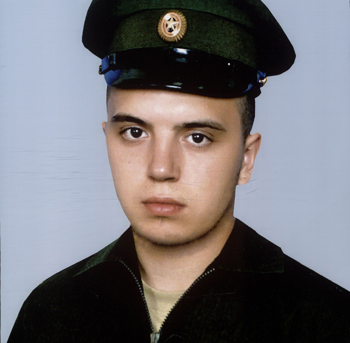 19 яшендә ул армиягә хезмәт итәргә барырга була, ә соңрак контракт төзиФото: © Гыйлемхановларның гаилә архивыннан