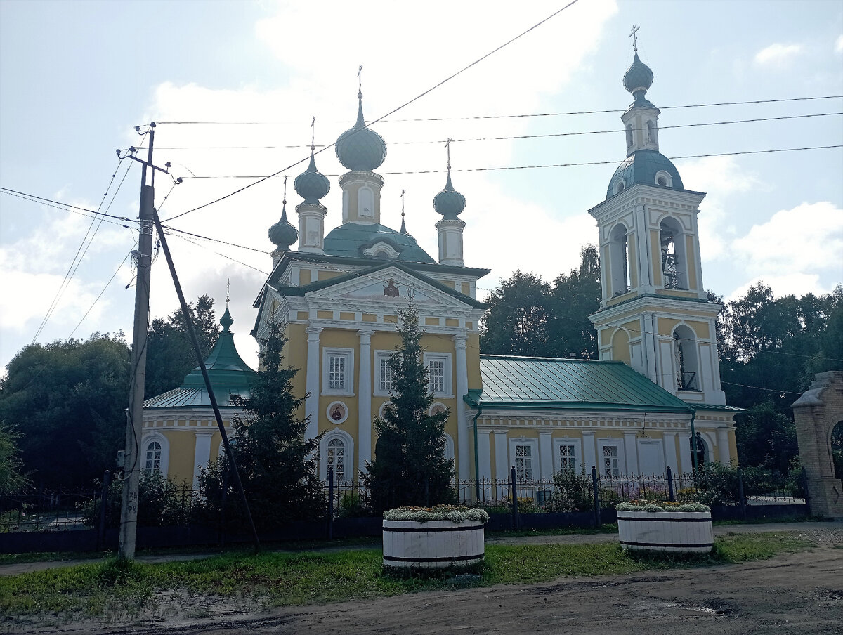 Церковь Дмитрия на поле