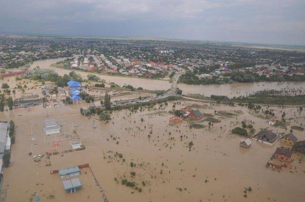 Погода крымск краснодарский край на 10. Крымск Краснодарский край наводнение 2012. Крымск потоп 2012. Крымск Краснодарский край потоп. Крымское наводнение 2012.
