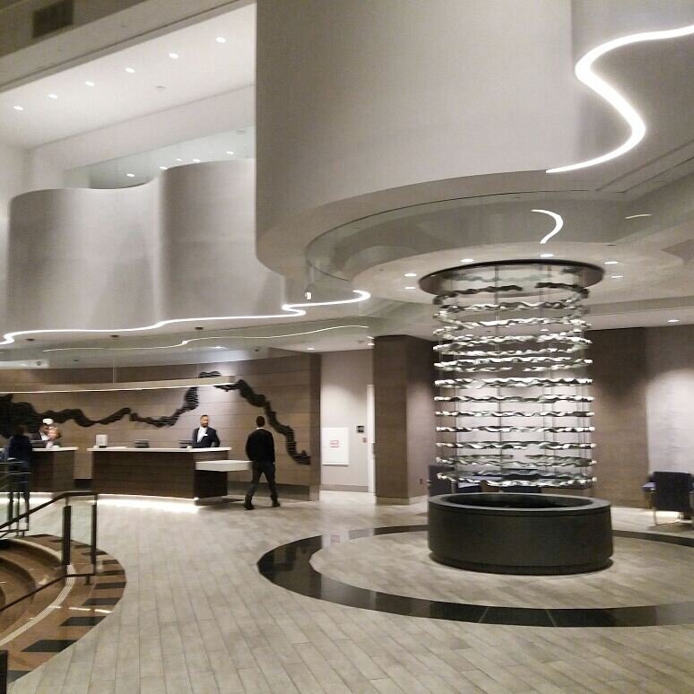 Некоторые авиакомпании готовы разместить вас в хорошей гостинице при длительной стыковке.