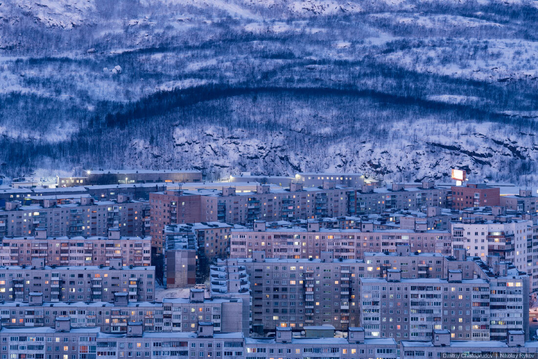 Крупные северные города. Мурманск город за полярным кругом. Мурманск самый большой город за полярным кругом. Мурманск самый большой Северный город в мире. Мурманск за северным полярным кругом.