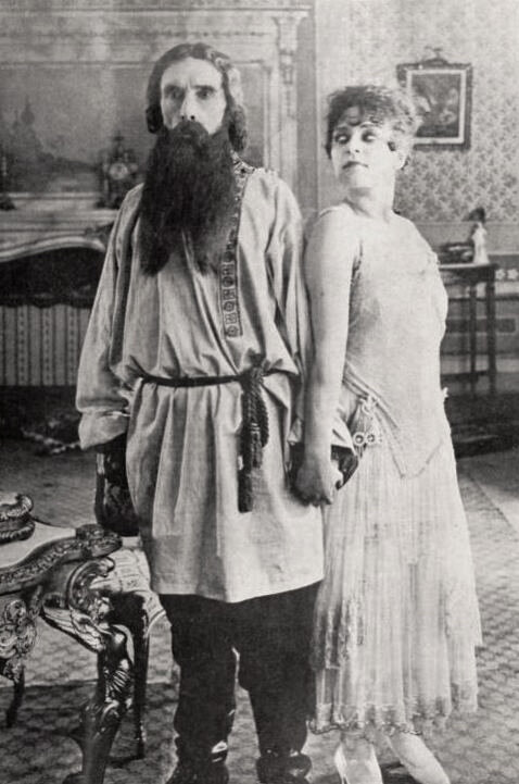 кадр из фильма "Падение Романовых"1917г.