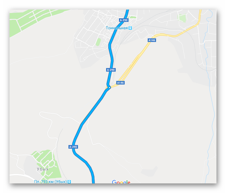 Если ехать из Краснодара (сверху по карте), то поворот будет направо, а из Новороссийска — налево
