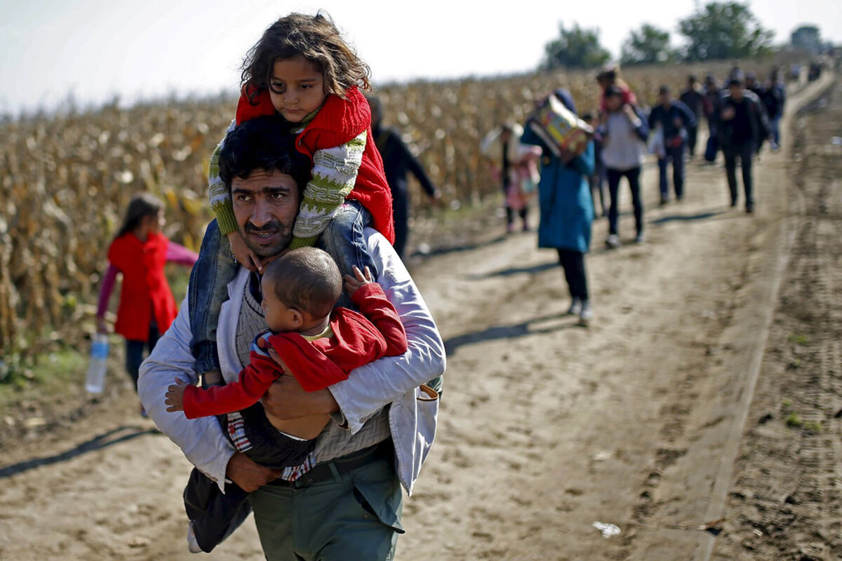 беженцы с украины в россии. беженцы из донбасса в шахтах. беженцы второй мировой войны. мусульмане в средиземном море. беженец 2.