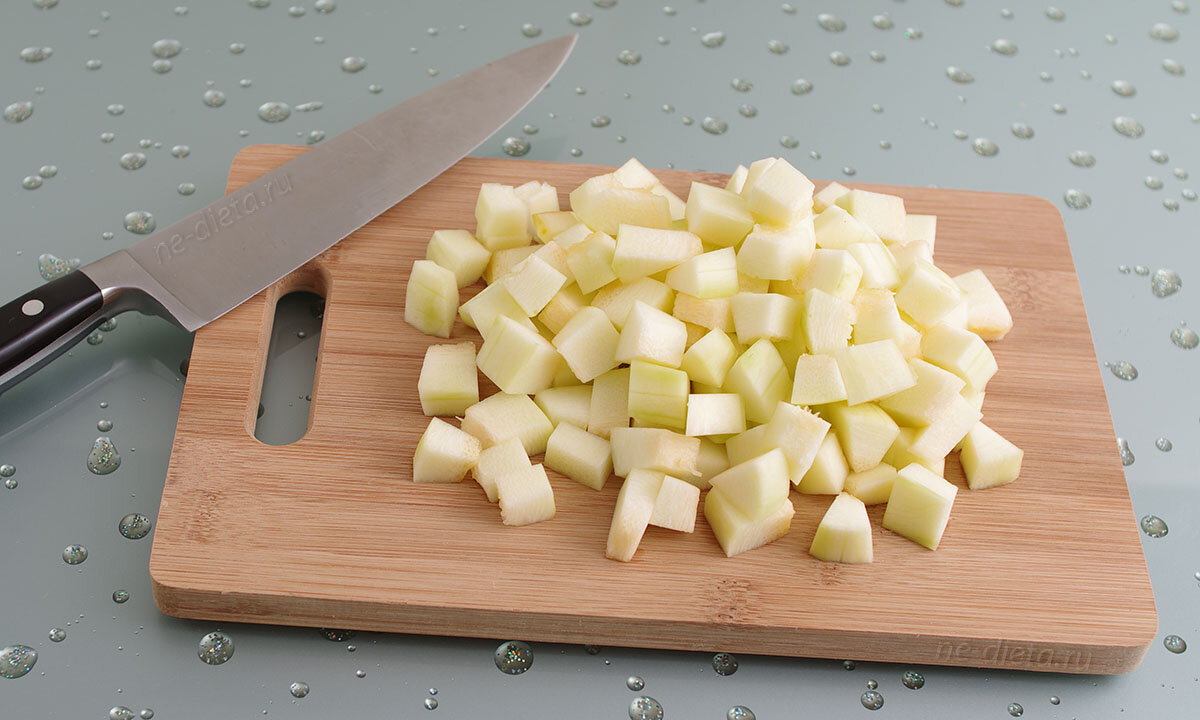 Нарезать квадратиками. Порезать картошку кубиками. Нарезать кубиками. Нарезка картофеля кубиками. Картофель нарезанный кубиками.