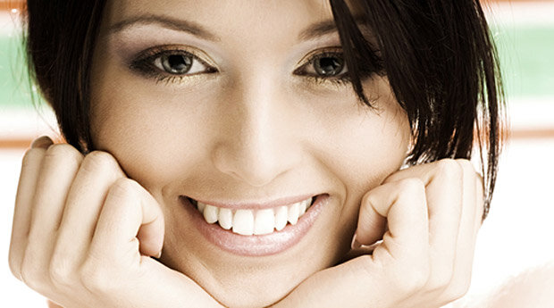 Будь собой и жизнерадостной! Пусть каждый день приносит счастье и любовь))