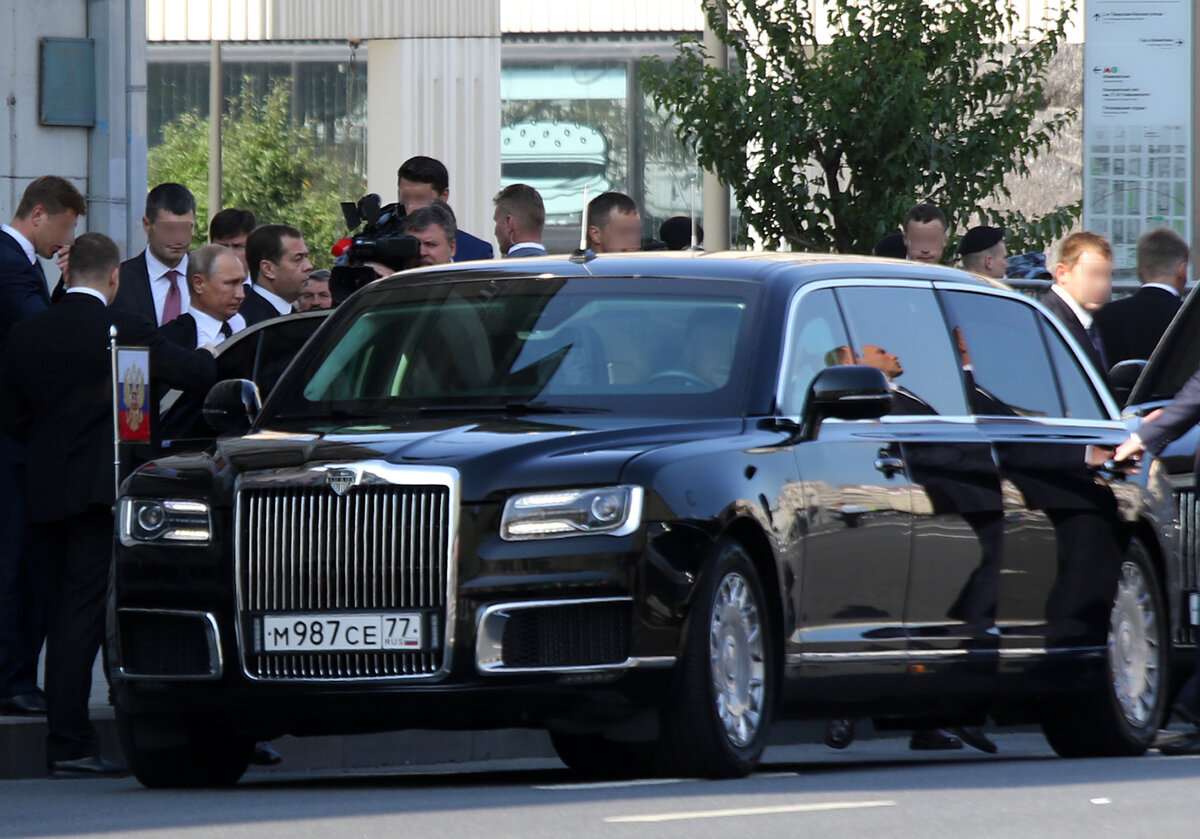 Мерседес 600 с охраной АМР