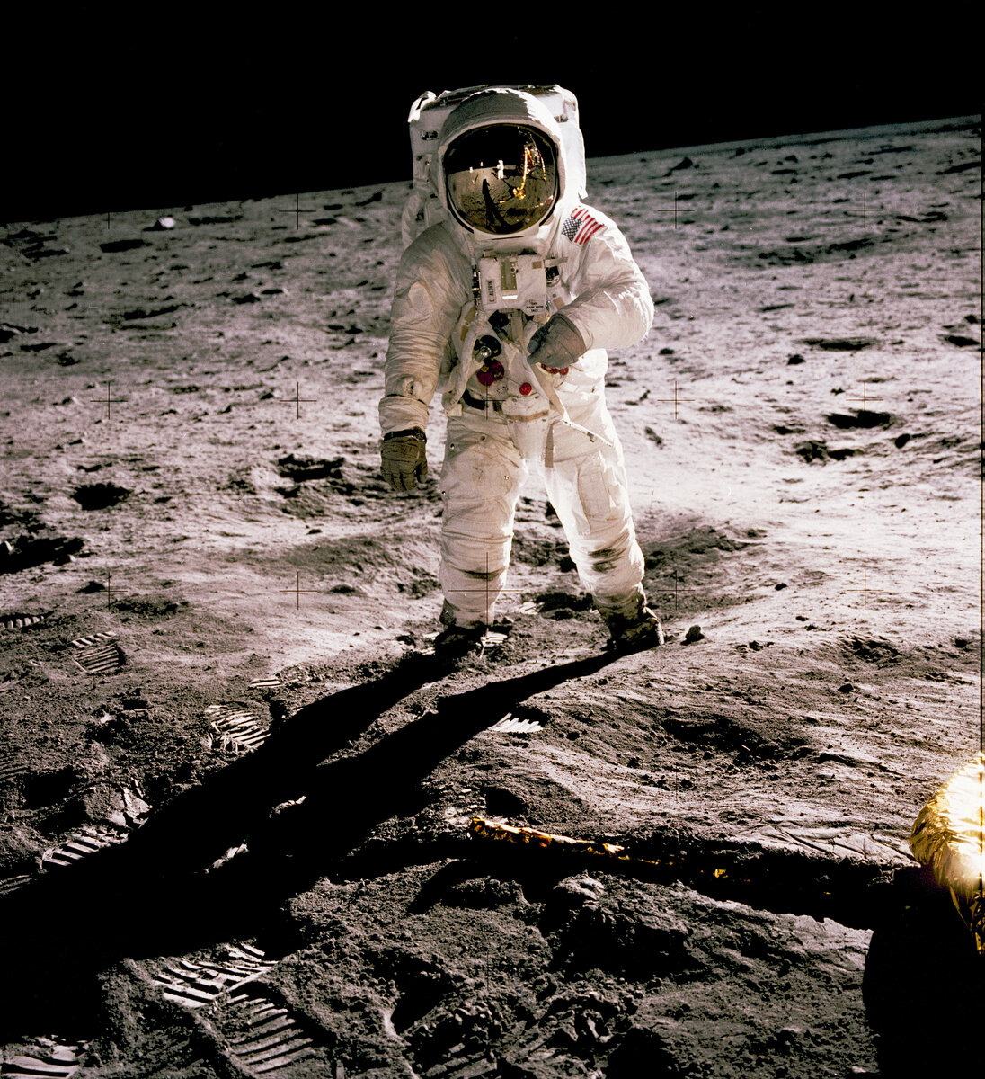 Фото:  Neil Armstrong, NASA, 1969. 