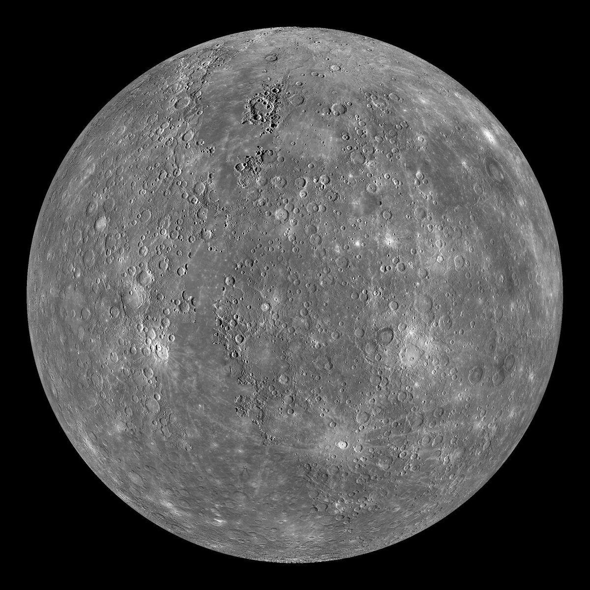 Меркурий и его кратеры,  черно-белый снимок. 
Источник: NASA/JPL