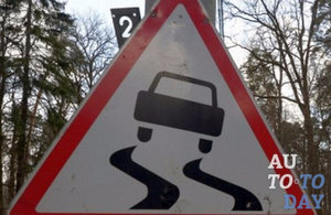 Еще один вид автомобилей, которые часто покупают охотники, – это универсальные внедорожники. У них нет вышеперечисленных недостатков паркетных внедорожников, однако и профессиональными их назвать можно только с большой натяжкой. В частности, у них редко есть специальная защита, способная уберечь двигатель от гидроудара, да и сам двигатель может обладать слишком скромной мощностью. Но все же при езде по бездорожью универсальные внедорожники являются более надежным и комфортным вариантом.