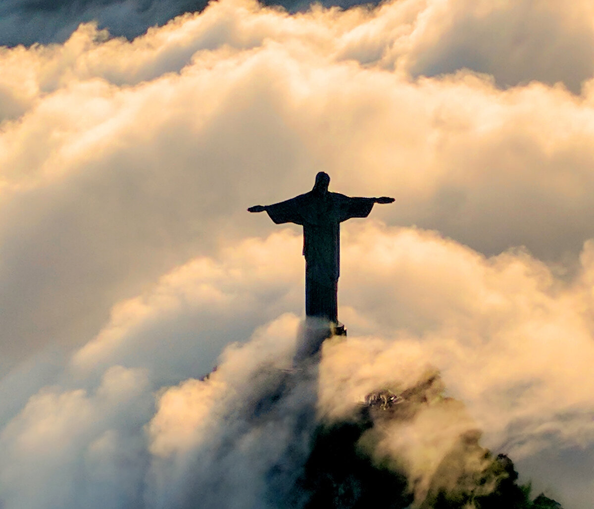 Иисус Христос даже через 2000 лет после своей смерти - самый влиятельный человек на Земле