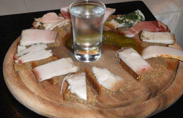 Такого хлеба у них нет)