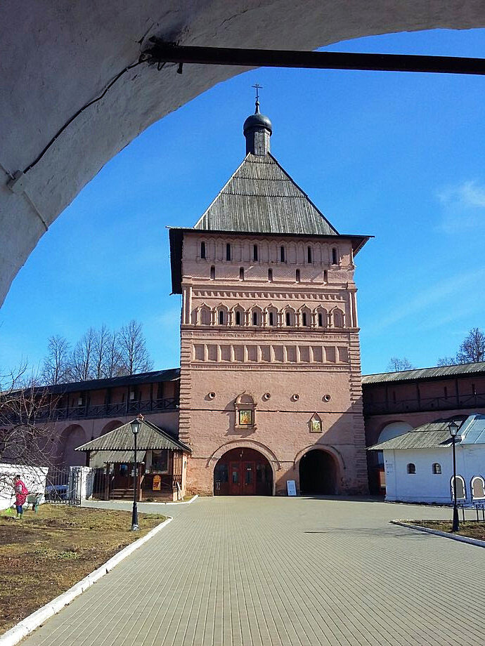     Проездная башня Спасо-Евфимиева монастыря
 
  